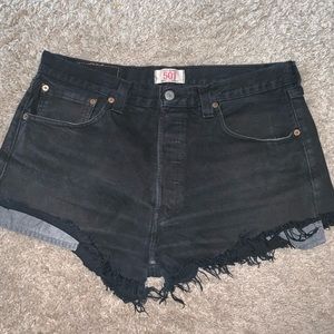 Woman’s Levi high waisted shorts